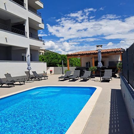Villa Apartment Aa 2 Trogir Exteriör bild