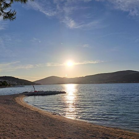 Villa Apartment Aa 2 Trogir Exteriör bild