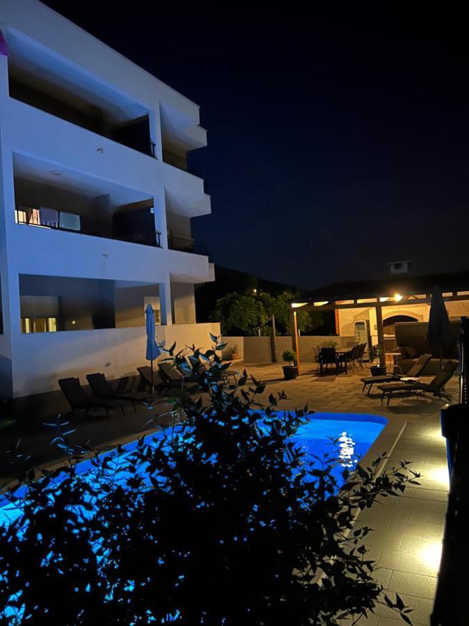 Villa Apartment Aa 2 Trogir Exteriör bild