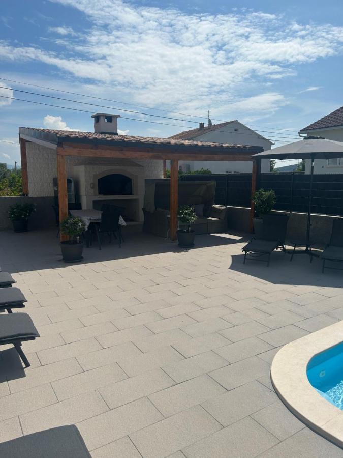 Villa Apartment Aa 2 Trogir Exteriör bild