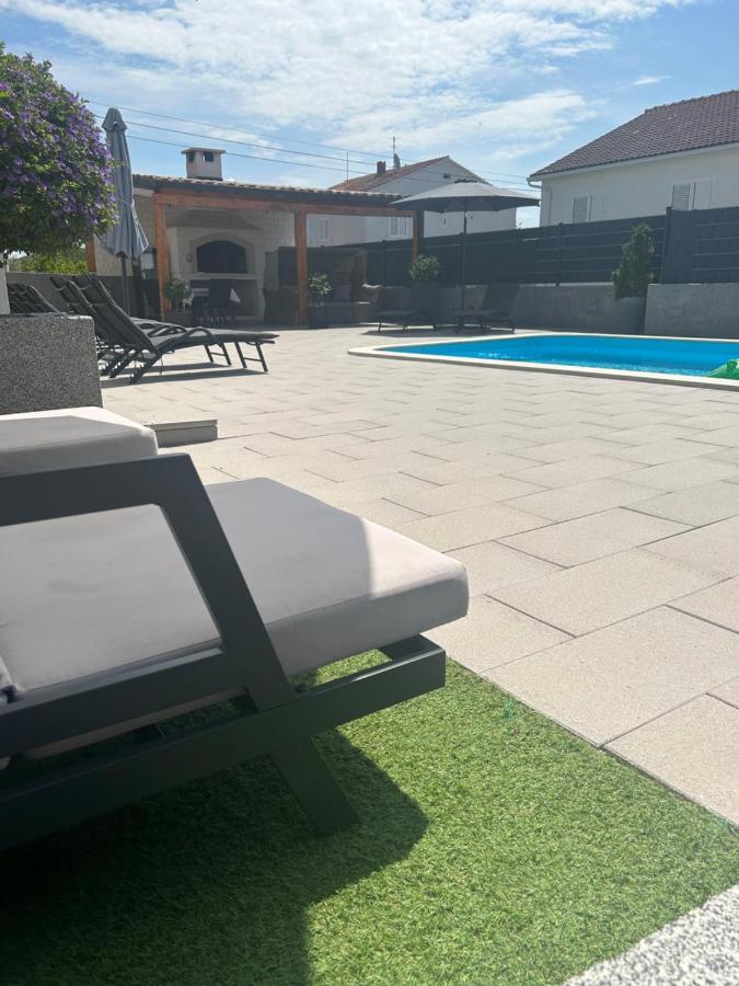 Villa Apartment Aa 2 Trogir Exteriör bild