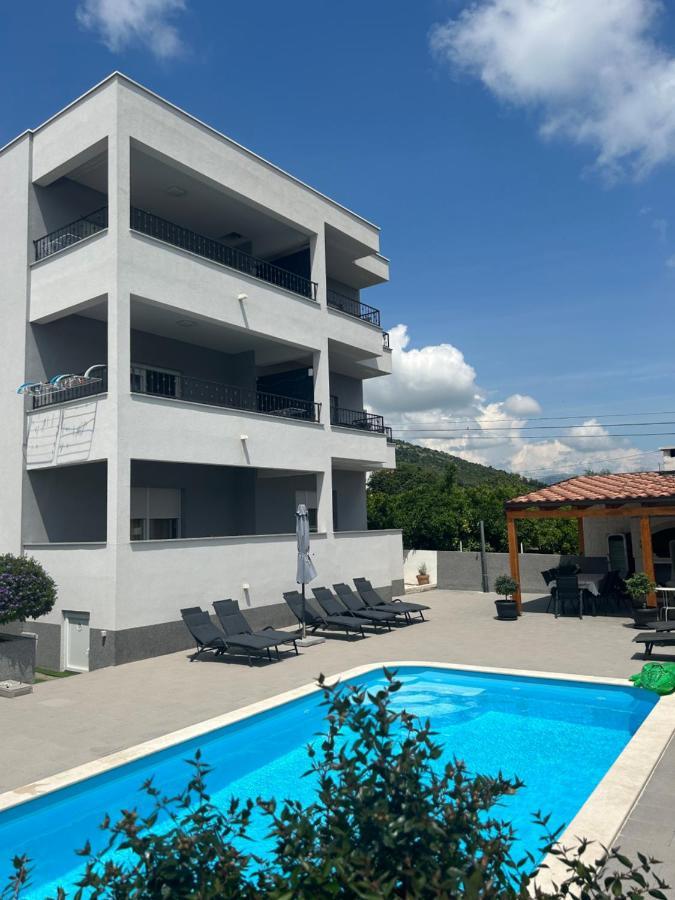 Villa Apartment Aa 2 Trogir Exteriör bild