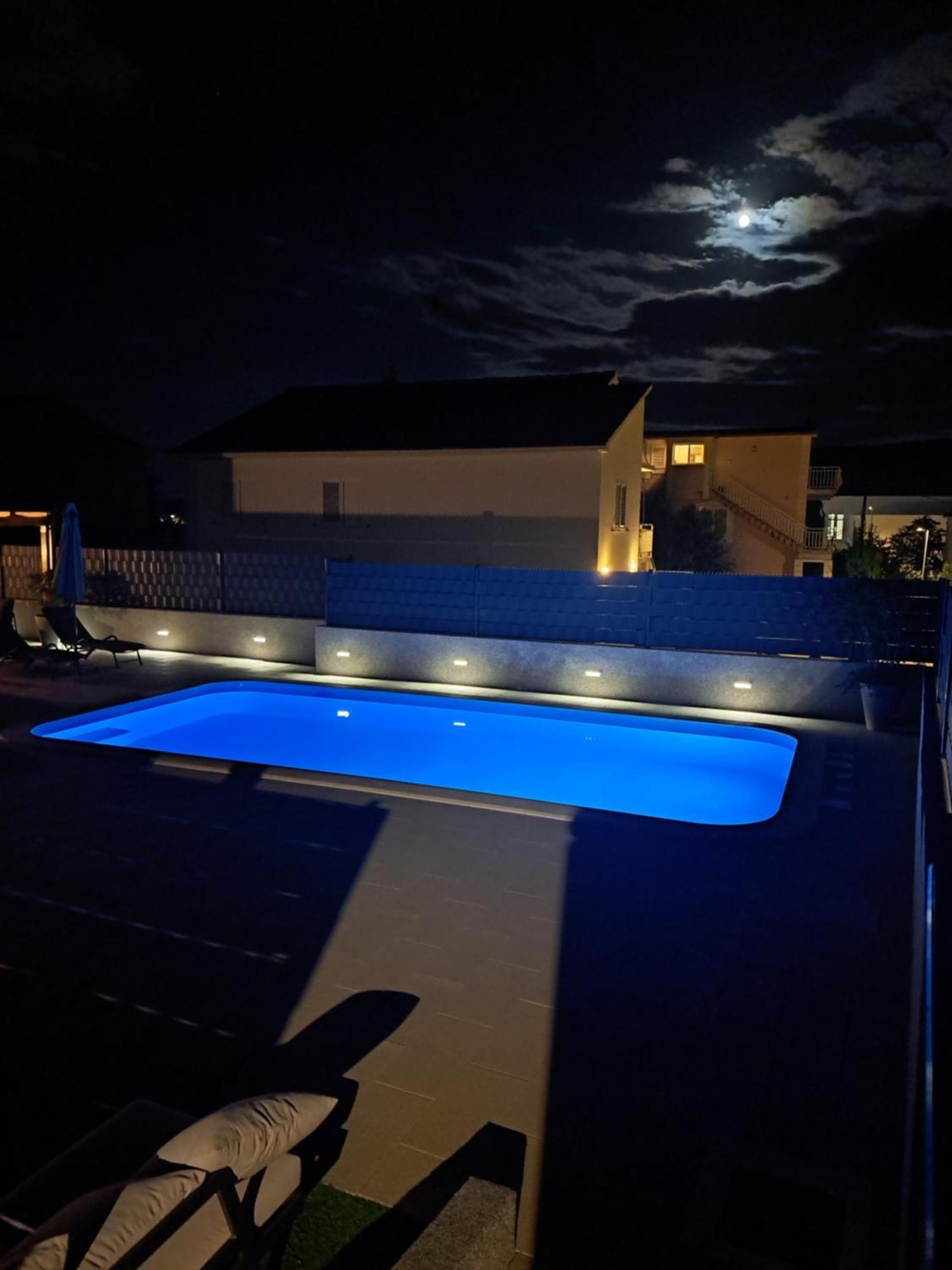 Villa Apartment Aa 2 Trogir Exteriör bild