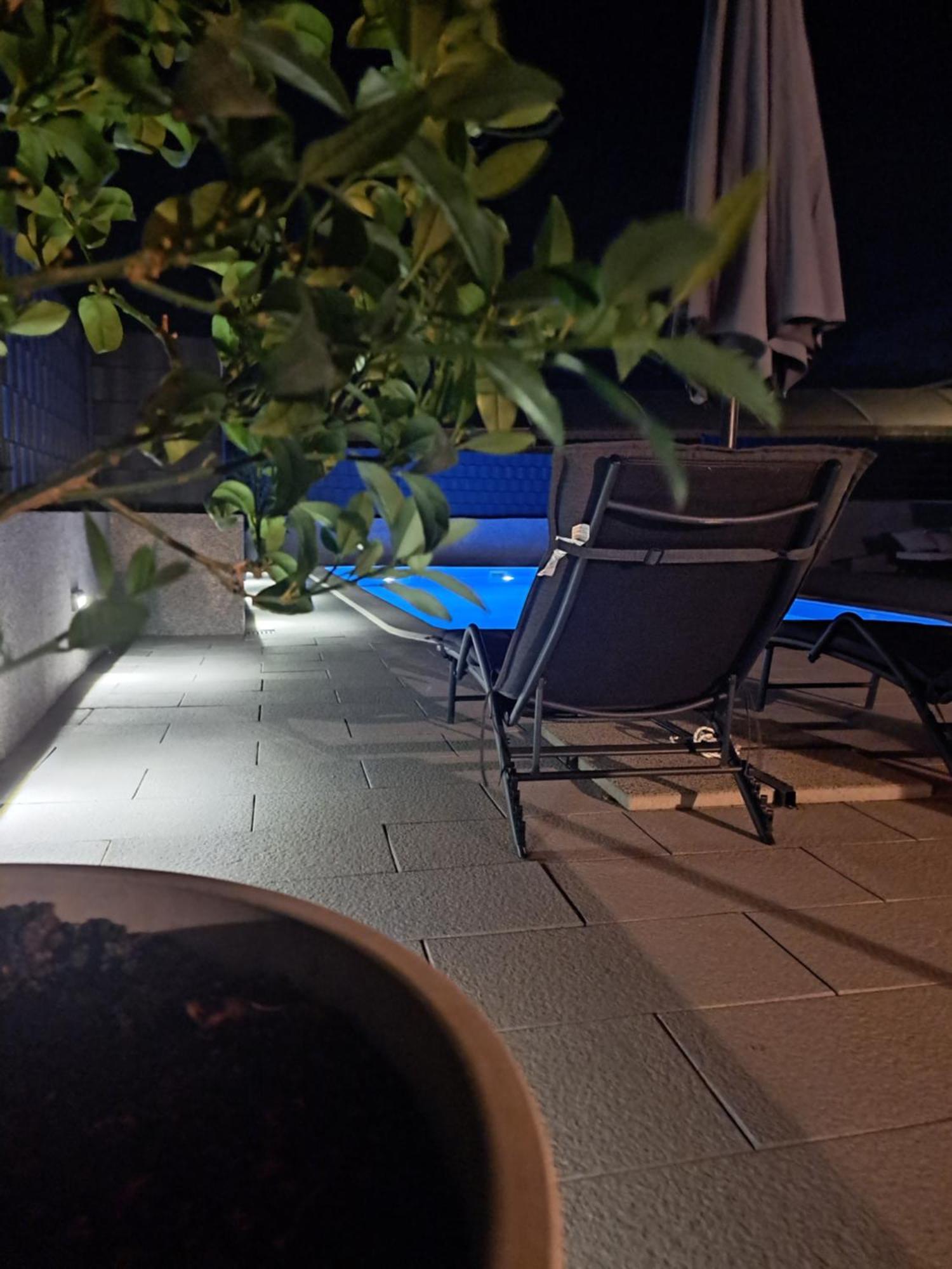 Villa Apartment Aa 2 Trogir Exteriör bild