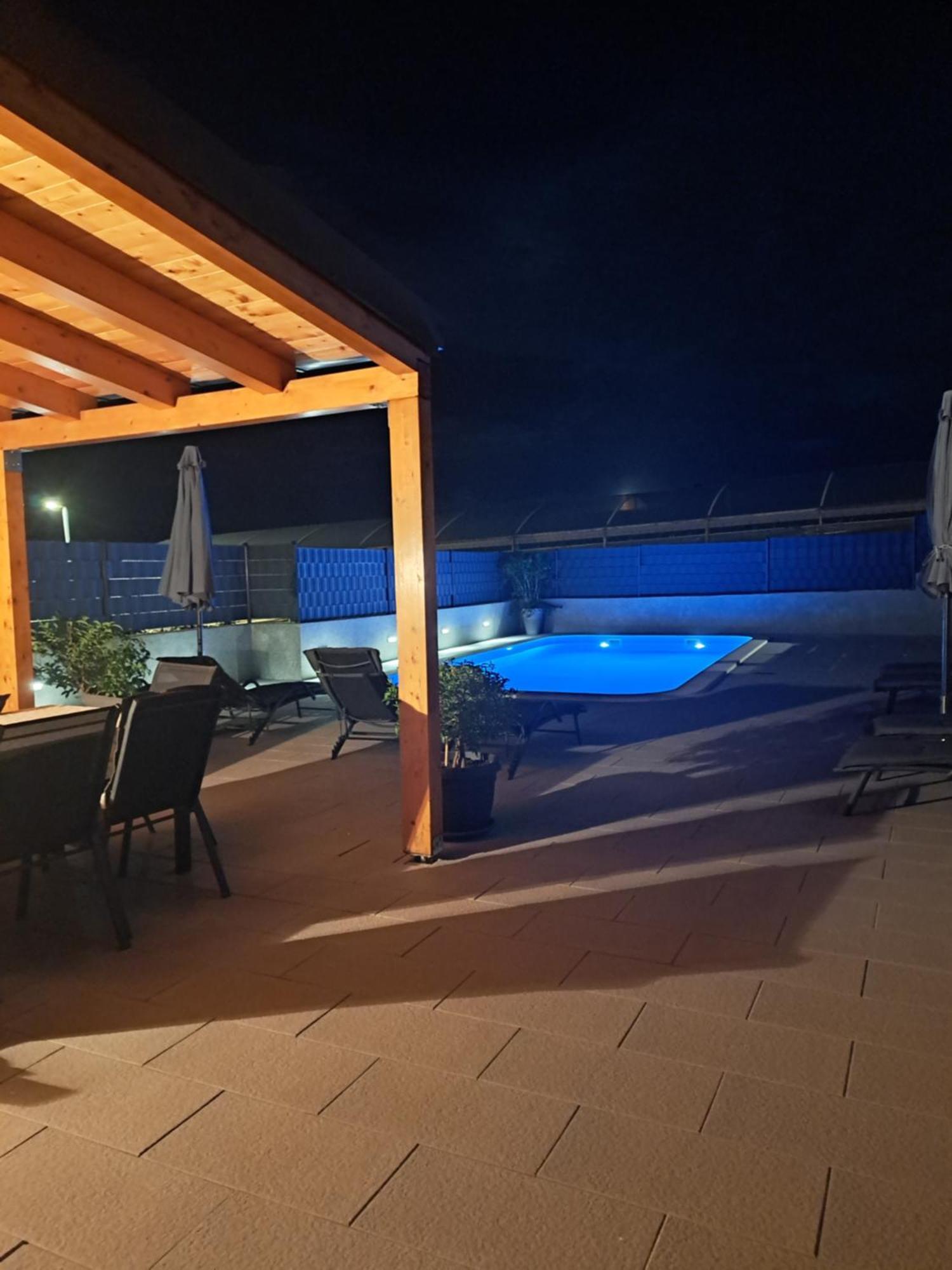 Villa Apartment Aa 2 Trogir Exteriör bild