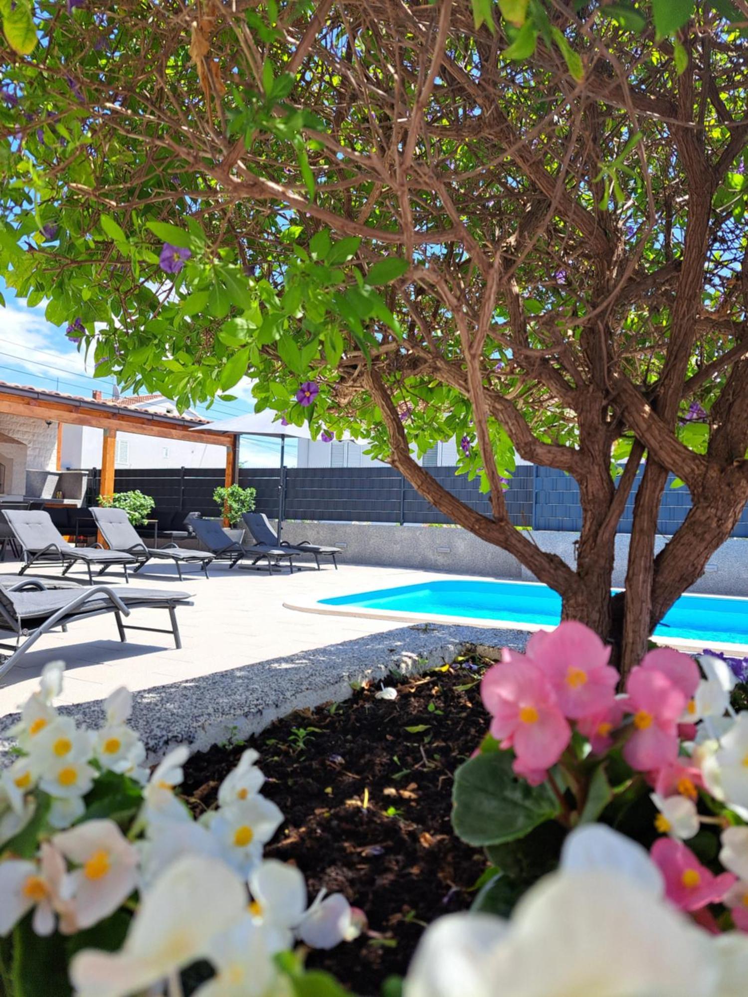 Villa Apartment Aa 2 Trogir Exteriör bild