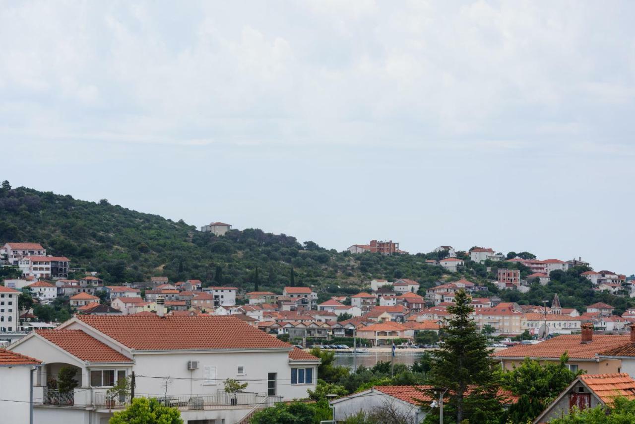Villa Apartment Aa 2 Trogir Exteriör bild