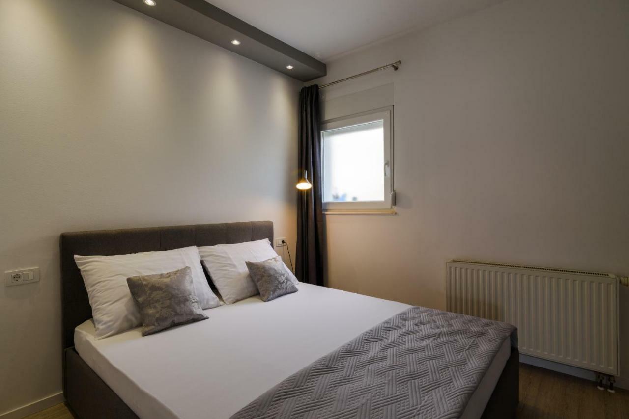 Villa Apartment Aa 2 Trogir Exteriör bild