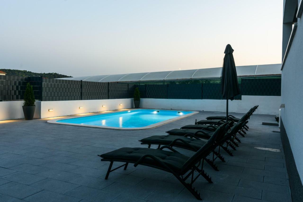 Villa Apartment Aa 2 Trogir Exteriör bild